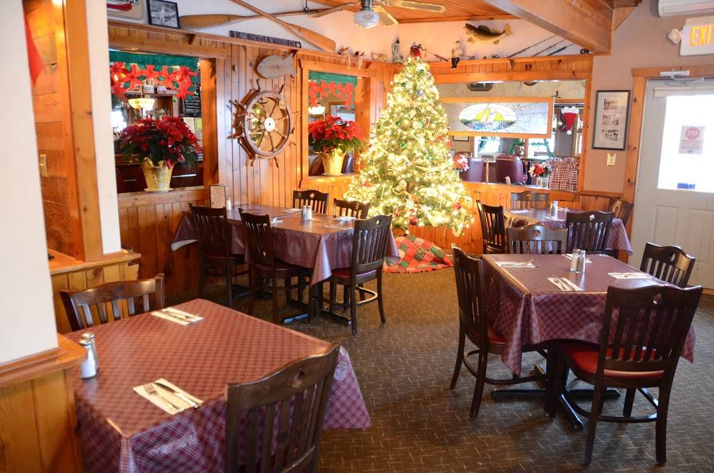 5 OClock Club | restaurant | N28 W26658 Peterson Dr, Pewaukee, WI 53072, USA | 2626919960 OR +1 262-691-9960