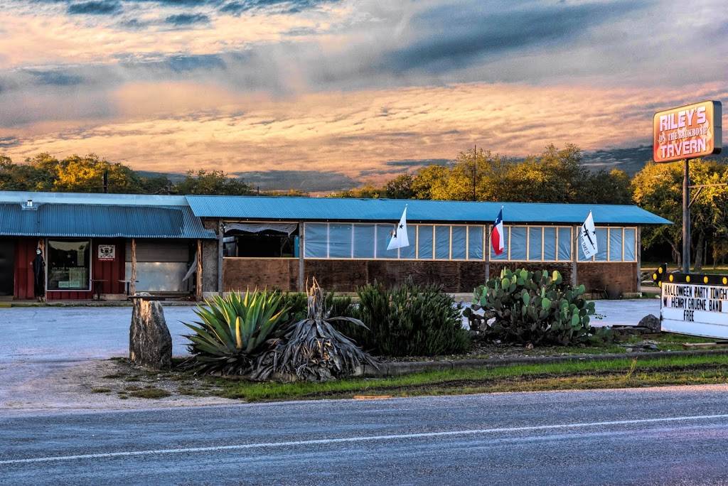 Rileys on the Backbone Resurrected | restaurant | 3971 Farm to Market 32, Fischer, TX 78623, USA | 8307154069 OR +1 830-715-4069