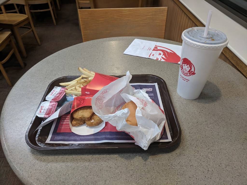 Wendys | restaurant | 280 Larkfield Rd, East Northport, NY 11731, USA | 6312615736 OR +1 631-261-5736
