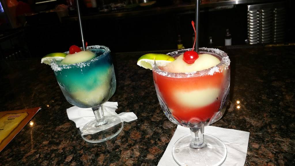 Vallarta Grill | restaurant | 6810 Northwest Loop 410, San Antonio, TX 78238, USA | 2105208400 OR +1 210-520-8400