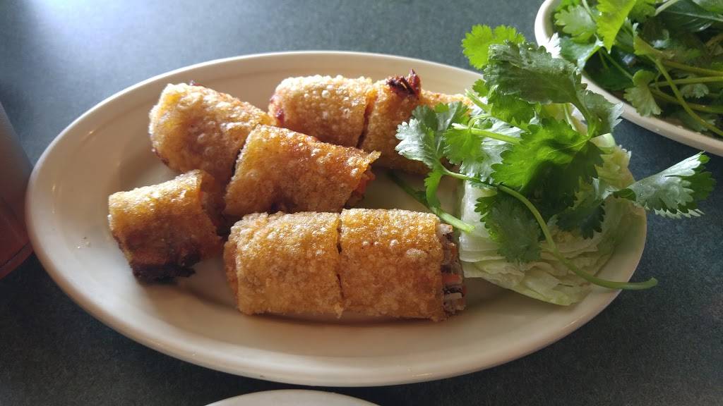 Simple Chinese | restaurant | 1815 N New Braunfels Ave, San Antonio, TX 78208, USA | 2102268158 OR +1 210-226-8158