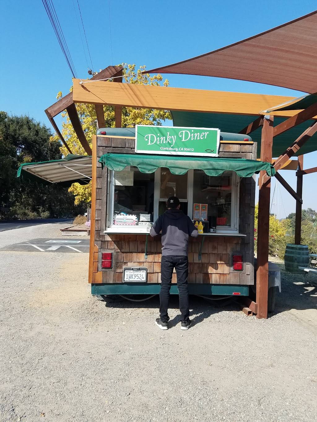 Dinky Diner | restaurant | 36339-36343 S River Rd, Clarksburg, CA 95612, USA | 9168015493 OR +1 916-801-5493