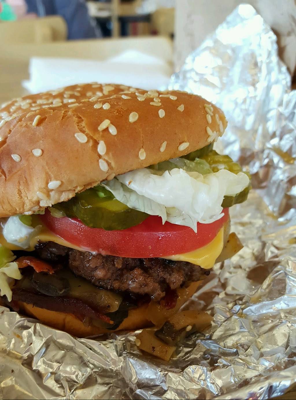 Five Guys | meal takeaway | 7041 Youree Dr, Shreveport, LA 71106, USA | 3187980290 OR +1 318-798-0290