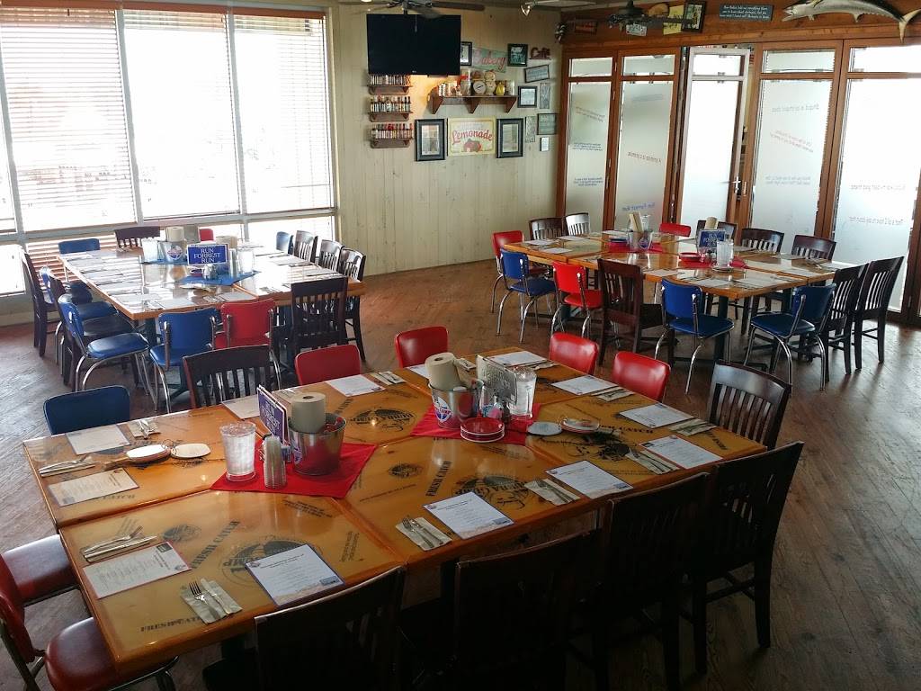 Bubba Gump Shrimp Co. | restaurant | 2501 Seawall Blvd, Galveston, TX 77550, USA | 4097664952 OR +1 409-766-4952