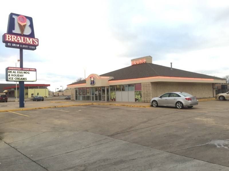 Braums Ice Cream & Burger Restaurant | restaurant | 3126 S 129th E Ave, Tulsa, OK 74134, USA | 9186657289 OR +1 918-665-7289