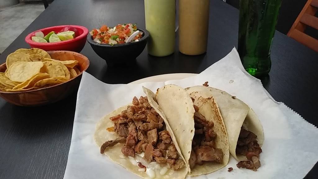 Los Carbones Food Truck | restaurant | Blvd. Gral. Juan Zertuche 885, Valle Dorado, 22890 Ensenada, B.C., Mexico | 016462444903 OR +52 646 244 4903