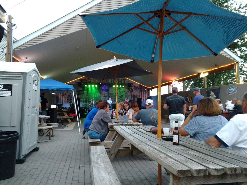 Blue Grouch Pub | restaurant | 510 W Maple Ave S, Springfield, IL 62704, USA | 2175278395 OR +1 217-527-8395