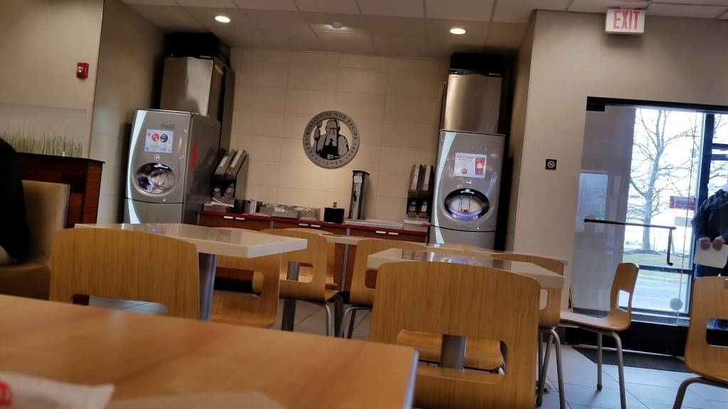 Wendys | restaurant | 220 NY-109, Farmingdale, NY 11735, USA | 6317774880 OR +1 631-777-4880