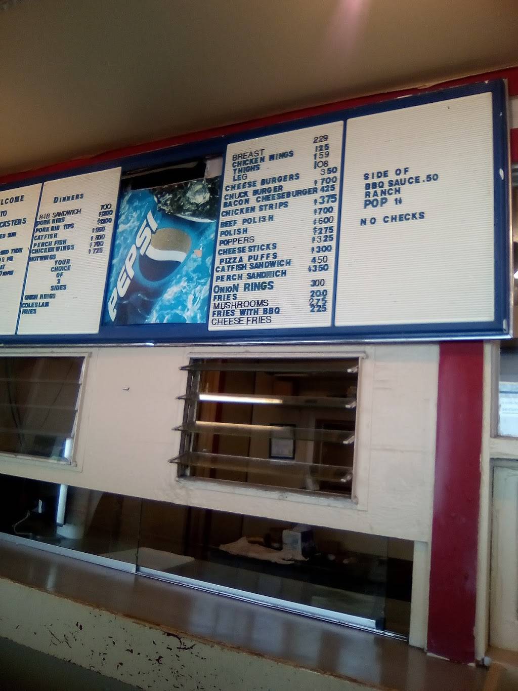 Chucksters | restaurant | 801 E 4th St, Waterloo, IA 50703, USA | 3192321359 OR +1 319-232-1359