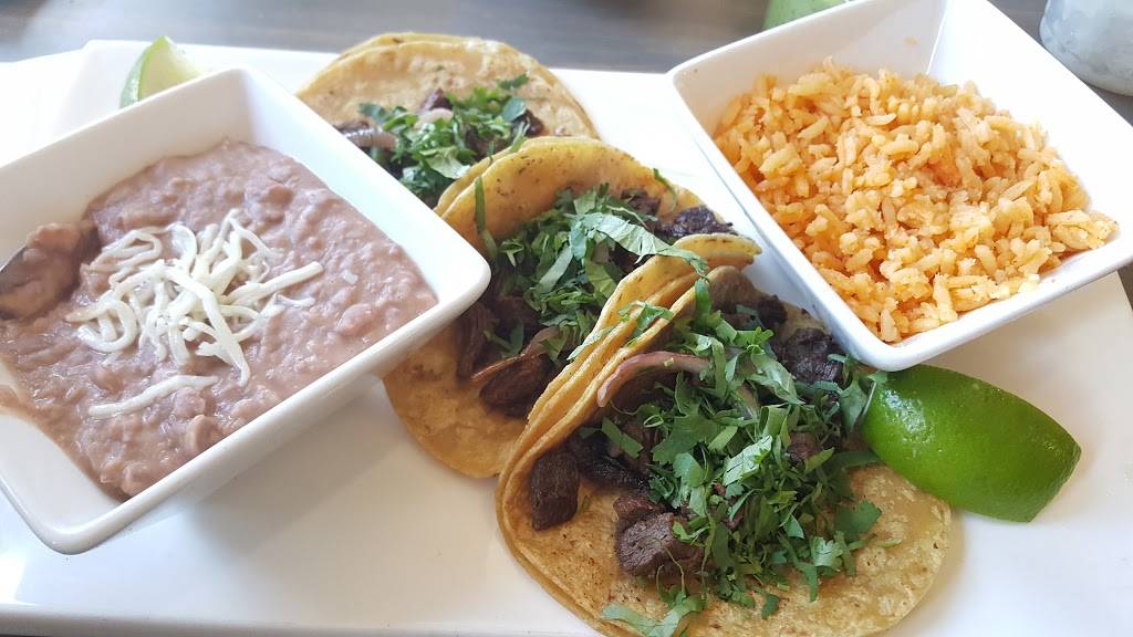 Bien Chido Mexican Grill | restaurant | 10 N Center St, Plano, IL 60545, USA | 6302732685 OR +1 630-273-2685