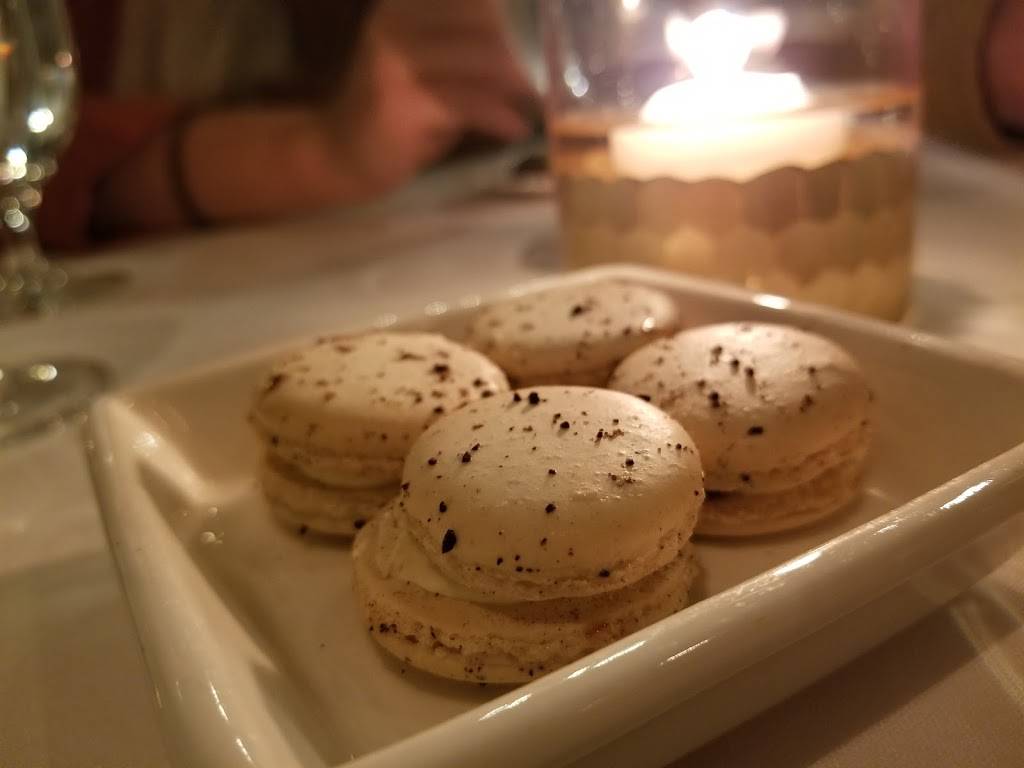 Gracies | restaurant | 194 Washington St, Providence, RI 02903, USA | 4012727811 OR +1 401-272-7811