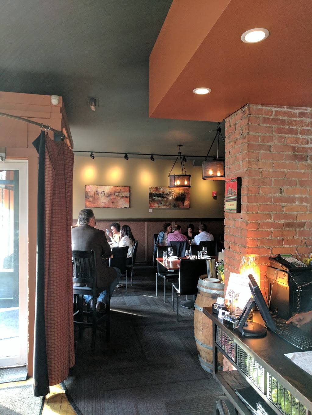 Fahrenheit | restaurant | 2417 Professor Ave, Cleveland, OH 44113, USA | 2167818858 OR +1 216-781-8858