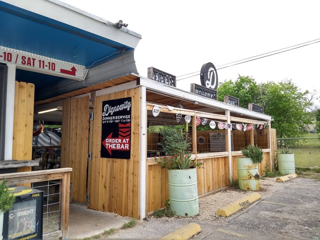 Dignowity Meats | restaurant | 1701 E Houston St, San Antonio, TX 78202, USA | 2104621496 OR +1 210-462-1496