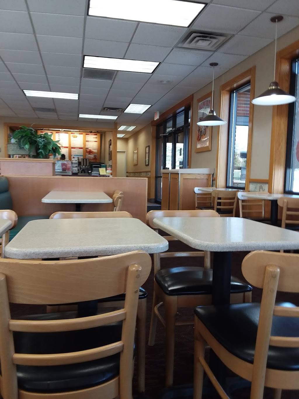 Wendys | restaurant | 1120 W E 7th St, Auburn, IN 46706, USA | 2609250098 OR +1 260-925-0098