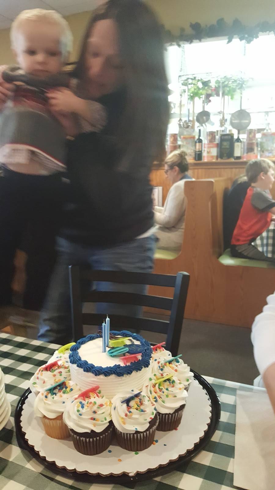 Vinny’s Italian Grill & Pizzeria | restaurant | 4018 Wards Rd, Lynchburg, VA 24502, USA | 4344554338 OR +1 434-455-4338