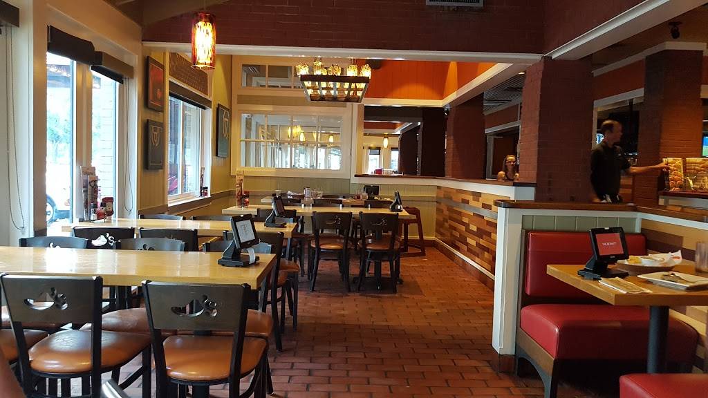 Chilis Grill & Bar | meal takeaway | 5851 Bee Ridge Rd, Sarasota, FL 34233, USA | 9413792235 OR +1 941-379-2235