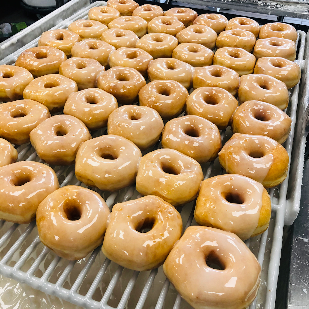 Shipley Do-Nuts | bakery | 240 S Saginaw Blvd Site 100, Saginaw, TX 76179, USA | 6822245656 OR +1 682-224-5656