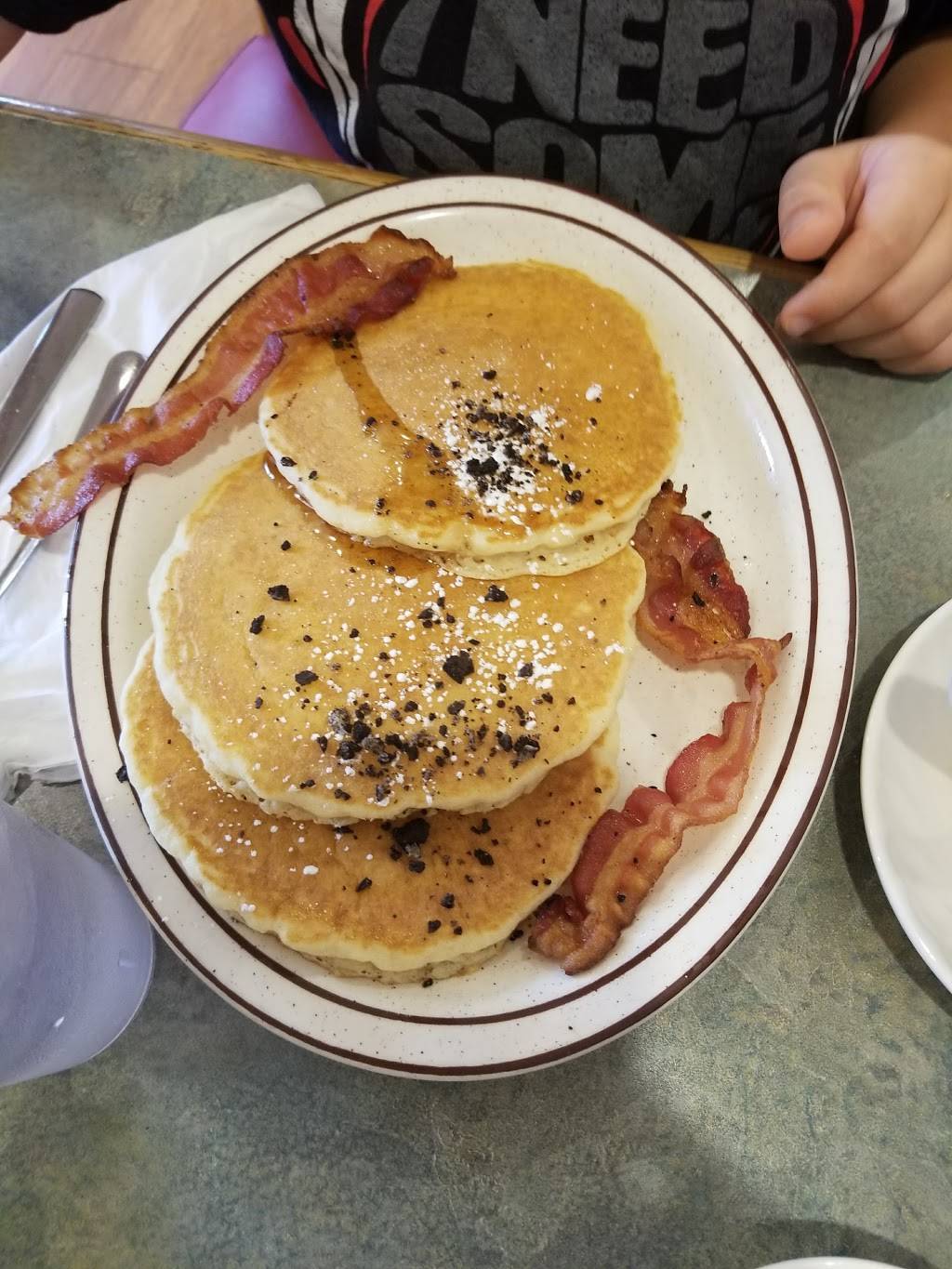 Silver Spoon | restaurant | 1601 W Jefferson St, Joliet, IL 60435, USA | 8157256202 OR +1 815-725-6202