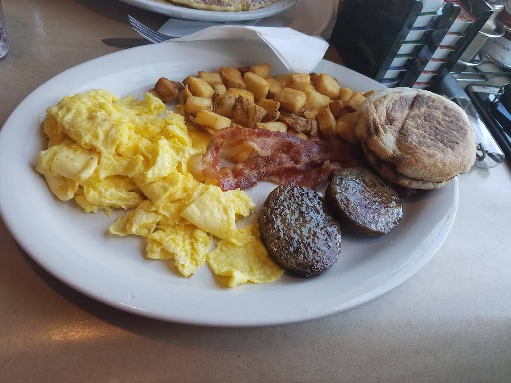 Roosters Barn & Grill | restaurant | 122 W Lake St, Bloomingdale, IL 60108, USA | 6303079995 OR +1 630-307-9995