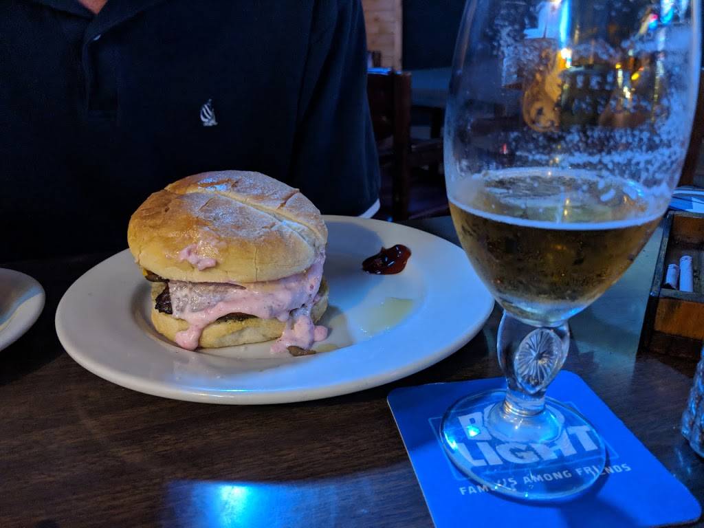 Hunters Restaurant Lounge | restaurant | 311 Midland St, Waco, NE 68460, USA | 4027285613 OR +1 402-728-5613