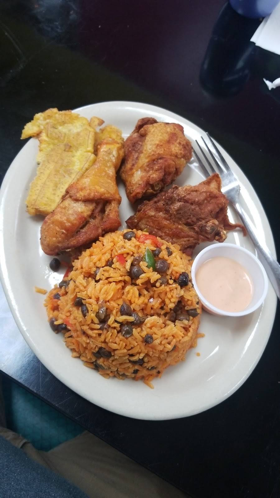 Sofritos Vega | restaurant | 2302 W Forest Home Ave, Milwaukee, WI 53207, USA | 4143234333 OR +1 414-323-4333