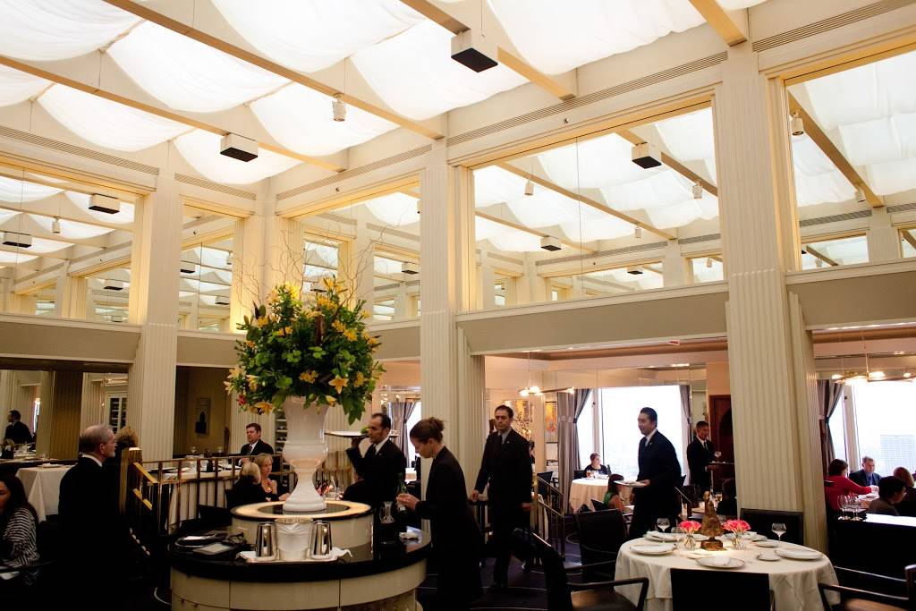 Everest | restaurant | 425 S Financial Pl 40th floor, Chicago, IL 60605, USA | 3126638920 OR +1 312-663-8920