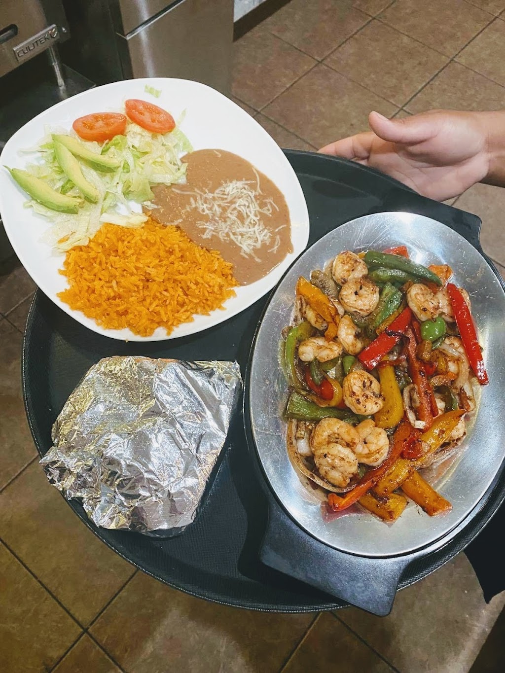 La Cuevita Bar & Mexican Restaurant | restaurant | 1599 E Main St Suite A, Reedsburg, WI 53959, USA | 6087683777 OR +1 608-768-3777