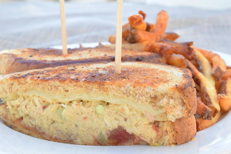 Lucky 32 Southern Kitchen | restaurant | 7307 Tryon Rd, Cary, NC 27518, USA | 9192331632 OR +1 919-233-1632