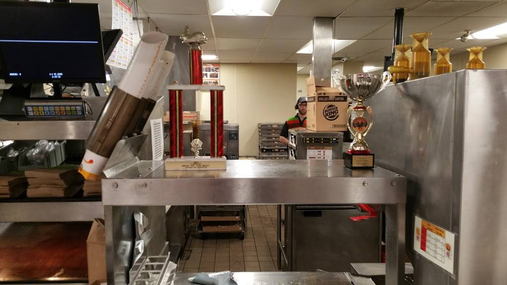 Burger King | restaurant | 7447 Central Ave, Toledo, OH 43617, USA | 4198418616 OR +1 419-841-8616