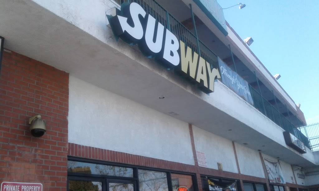 Subway Restaurants | restaurant | 7353 Melrose Ave, Los Angeles, CA 90046, USA | 3239519266 OR +1 323-951-9266