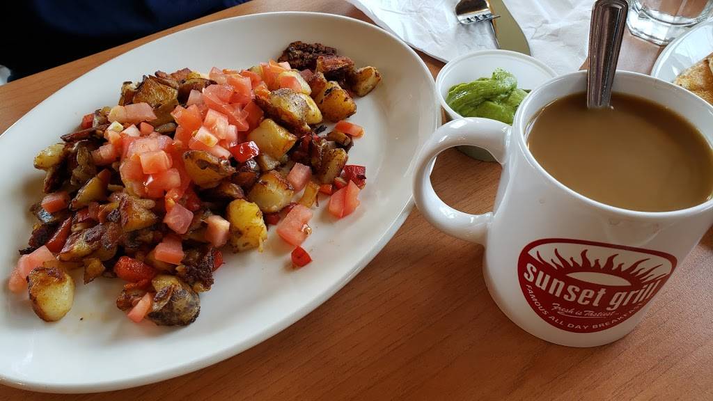 Sunset Grill | restaurant | 10 Manitou Dr, Kitchener, ON N2C 2N3, Canada | 5198940000 OR +1 519-894-0000