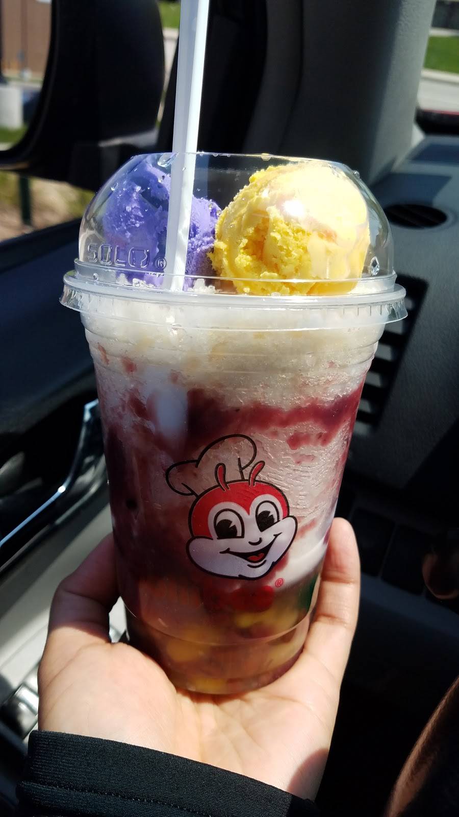 Jollibee | restaurant | 3534 W Touhy Ave, Skokie, IL 60076, USA | 8476743900 OR +1 847-674-3900