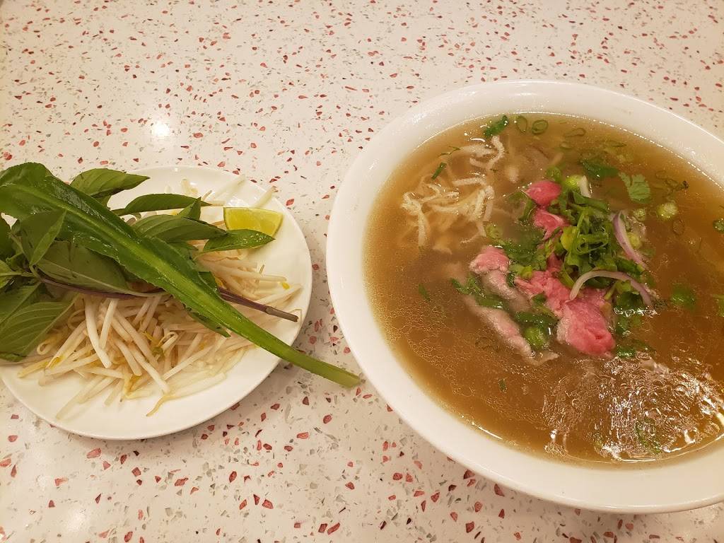 Pho Brothers | restaurant | 2555 Dixie Rd Unit 15, Mississauga, ON L4Y 4C4, Canada | 2895218887 OR +1 289-521-8887