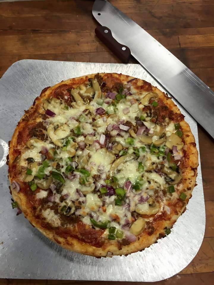 Jakes Pizza | restaurant | 73 Portage St, Doylestown, OH 44230, USA | 3306584711 OR +1 330-658-4711