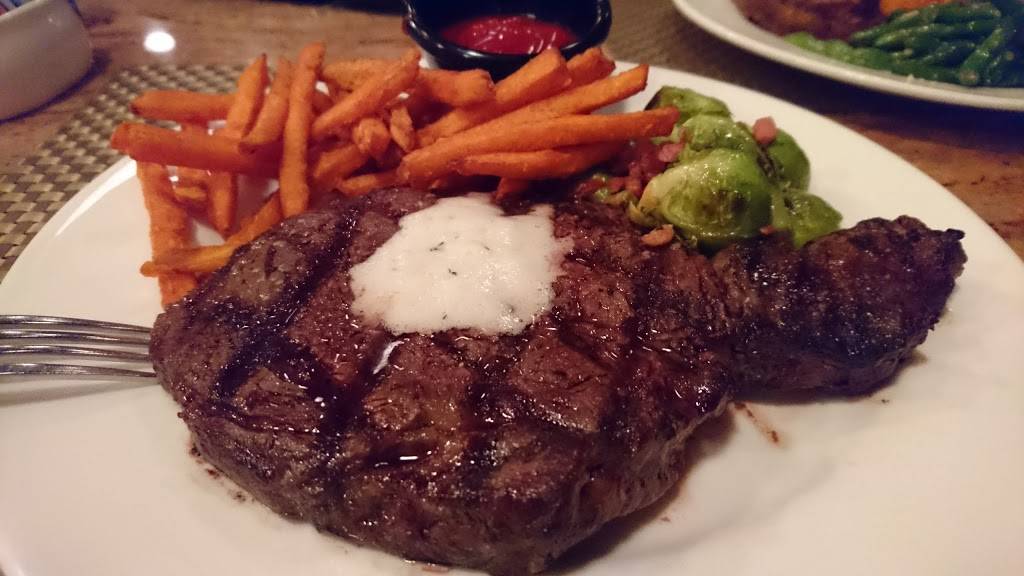 Cimis Bistro at Pinnacle | restaurant | 1500 Pinnacle Club Dr, Grove City, OH 43123, USA | 6145390397 OR +1 614-539-0397