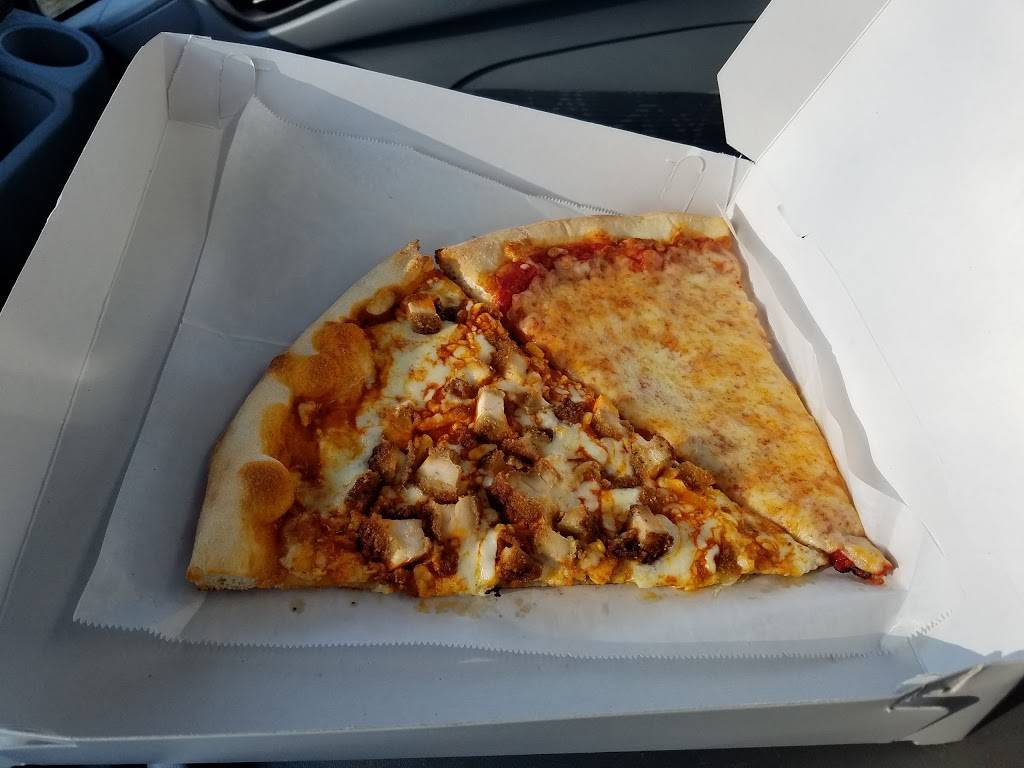 Two Cousins Pizza | restaurant | 7460 Lancaster Pike, Hockessin, DE 19707, USA | 3022343455 OR +1 302-234-3455