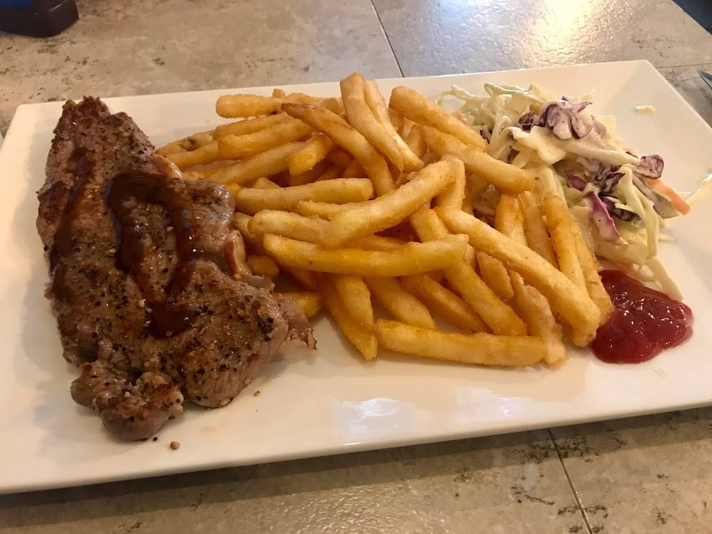 MAMA ROSA on Roncesvalles | restaurant | 5 Roncesvalles Ave, Toronto, ON M6R 2K2, Canada | 6473451995 OR +1 647-345-1995