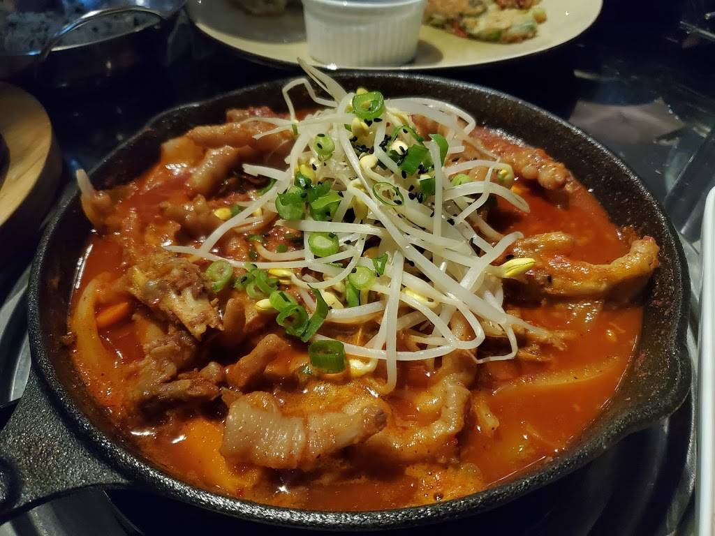 Norito Korean Izakaya 노리터 포차 | restaurant | 6174 Yonge St, North York, ON M2M 3X1, Canada | 6473469292 OR +1 647-346-9292