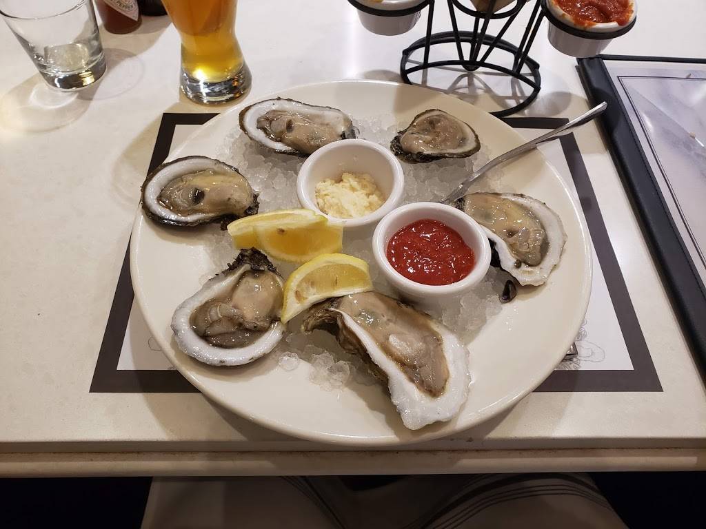 Briggs Oyster Company | restaurant | 9090 Alta Dr, Las Vegas, NV 89145, USA | 7026367111 OR +1 702-636-7111