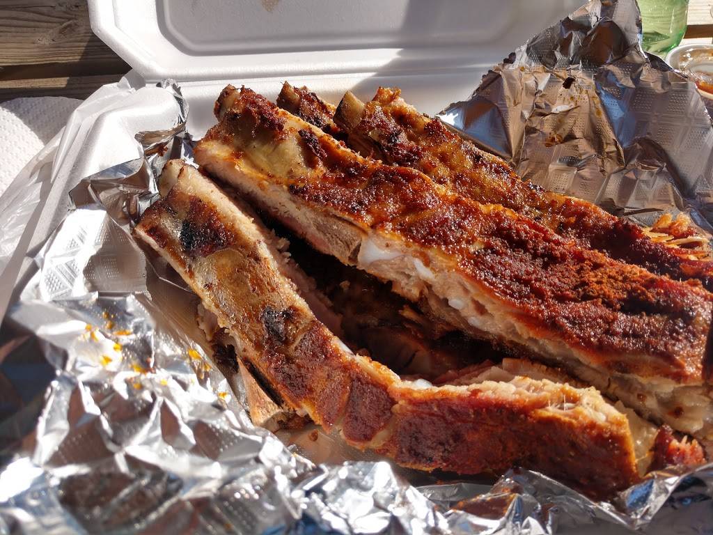 Paulies Pig Out | restaurant | 7376 Rockfish Valley Hwy, Afton, VA 22920, USA | 4343612001 OR +1 434-361-2001