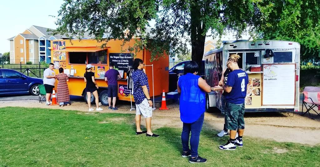 Go Vegan San Antonio | restaurant | 14530 Roadrunner Way, San Antonio, TX 78249, USA | 2107295400 OR +1 210-729-5400