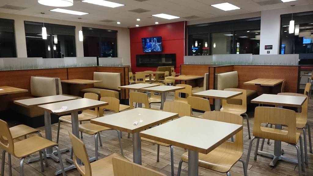 Wendys | restaurant | 4020 Chambers Rd, Denver, CO 80239, USA | 3033713057 OR +1 303-371-3057