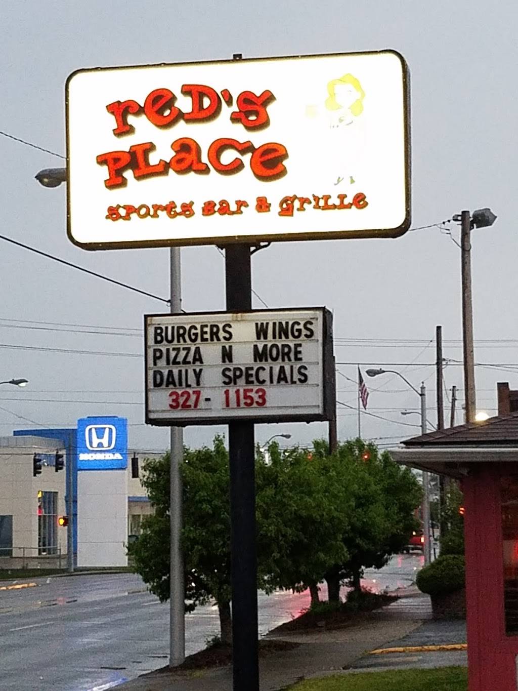 Reds Place | restaurant | 8136 US Route 60, Ashland, KY 41102, USA | 6065850056 OR +1 606-585-0056