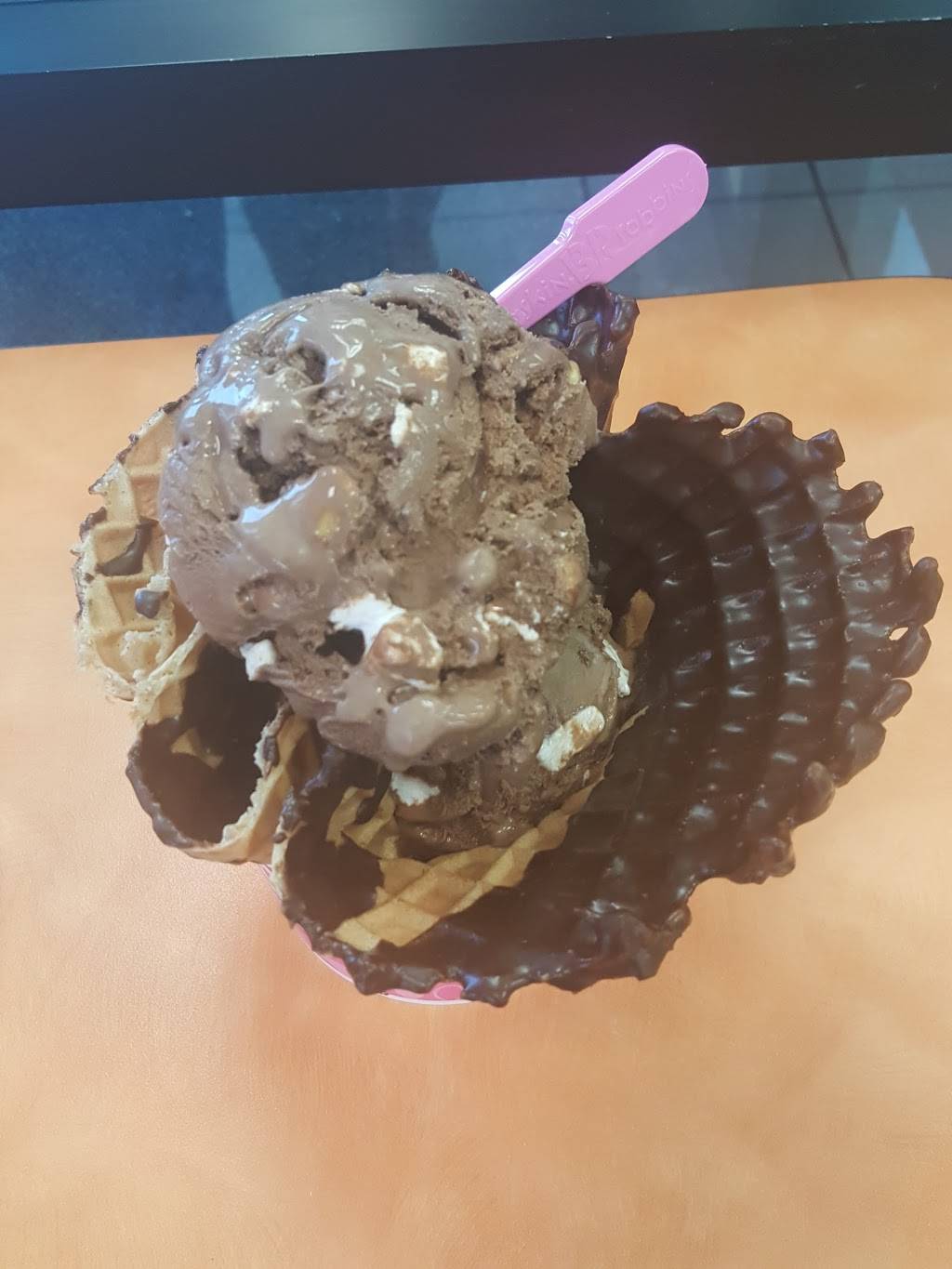 Dunkin | cafe | 95, Clock Tower Plaza, Elgin, IL 60120, USA | 8472899500 OR +1 847-289-9500