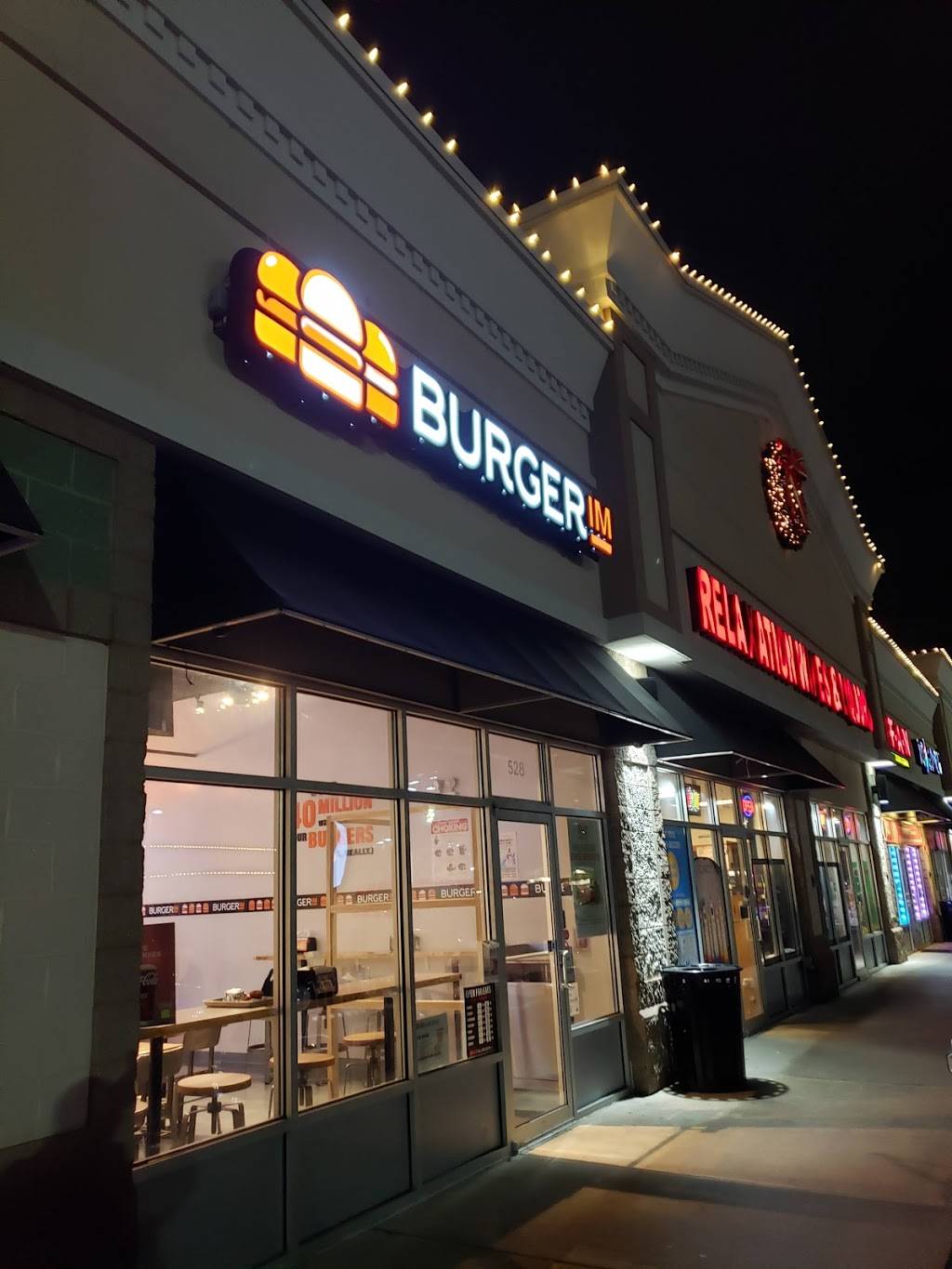 BurgerIM | restaurant | 528 Commack Rd Space 7, Deer Park, NY 11729, USA | 6319409700 OR +1 631-940-9700