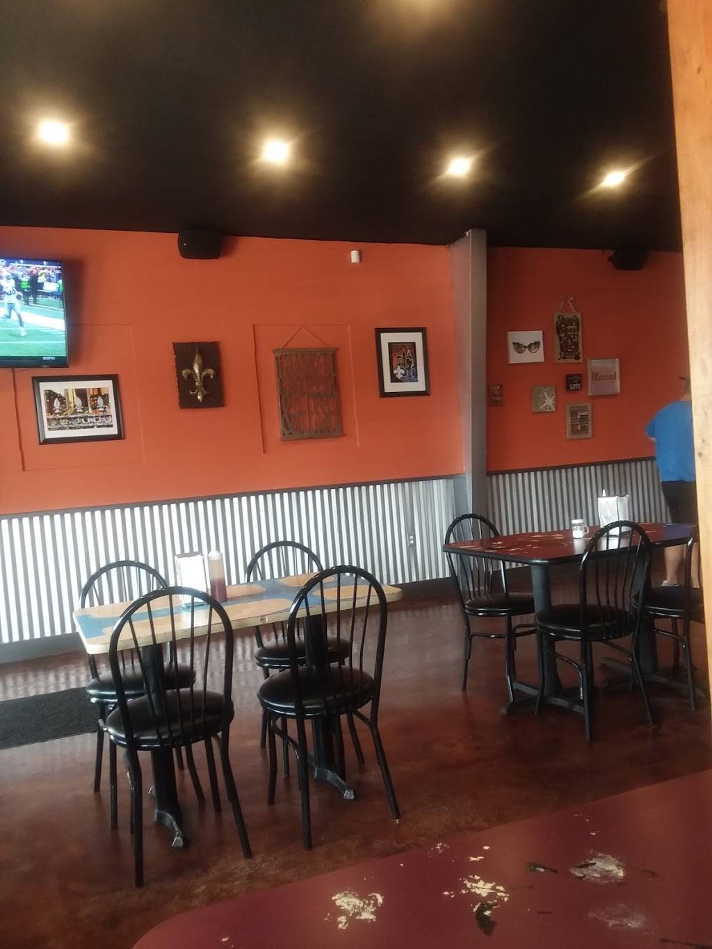 Chalmette Wings and Things | restaurant | 2407 Paris Rd suite a, Chalmette, LA 70043, USA | 5045927494 OR +1 504-592-7494