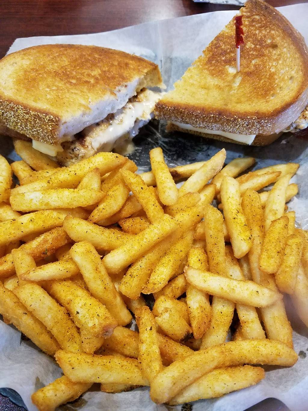 Eagles Bar & Grill | restaurant | 50640 Waterside Dr, New Baltimore, MI 48051, USA | 5869499600 OR +1 586-949-9600