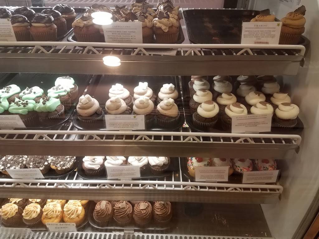 Cupcake Magician | bakery | 54 Monmouth St, Red Bank, NJ 07701, USA | 7325305700 OR +1 732-530-5700