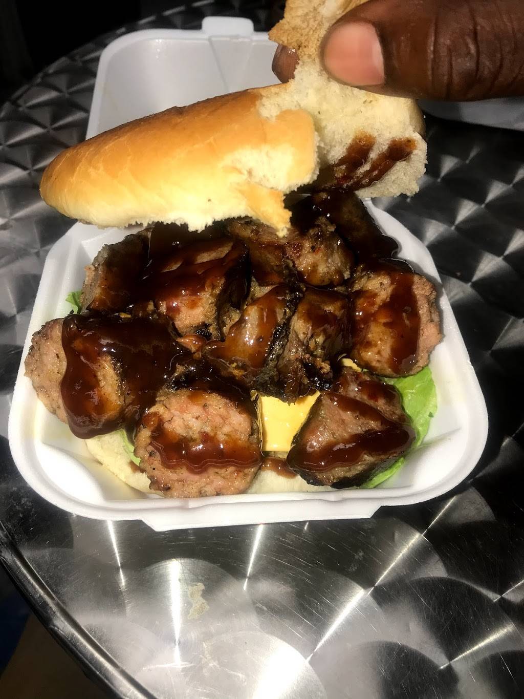 CBS BBQ & Burgers | restaurant | 4405 Emancipation Ave, Houston, TX 77004, USA | 8322724463 OR +1 832-272-4463