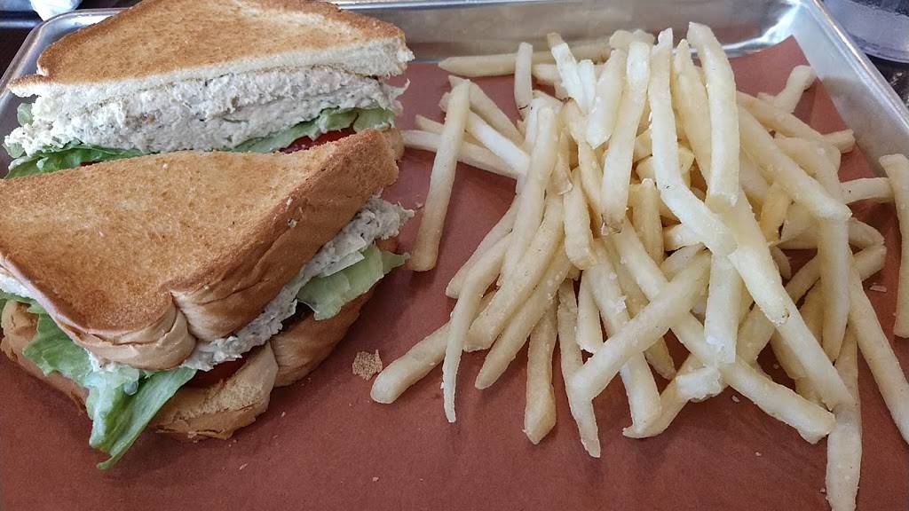 Fahrenheit 225 | restaurant | 26 Public Square, Darlington, SC 29532, USA | 8439440321 OR +1 843-944-0321